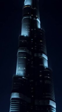 DUBAI, BİRLİK ARAB EMIRATES, BAE - 10 Mayıs 2017: Burj Halife, dünyanın en yüksek insan yapımı yapısının gece görüşü..