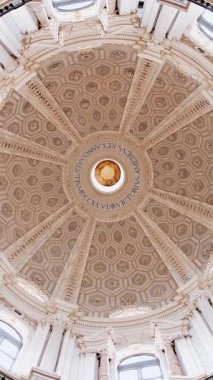 TURIN, ITALY, 11 Haziran 2023: Superga bazilikasının iç mimari kubbesi. Torino. Yüksek kalite 4k görüntü