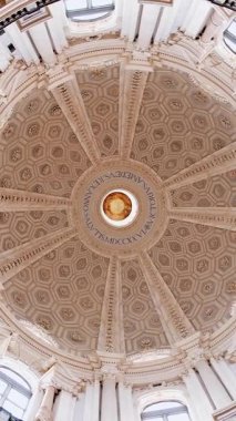 TURIN, ITALY, 11 Haziran 2023: Superga bazilikasının iç mimari kubbesi. Torino. Yüksek kalite 4k görüntü