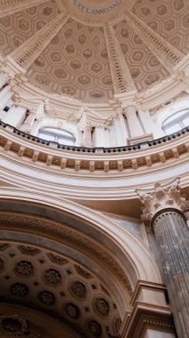 TURIN, ITALY, 11 Haziran 2023: Superga bazilikasının iç mimari kubbesi. Torino. Yüksek kalite 4k görüntü