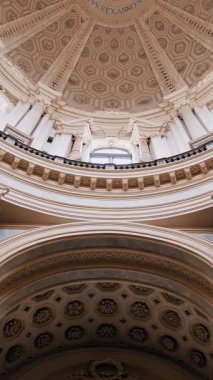 TURIN, ITALY, 11 Haziran 2023: Superga bazilikasının iç mimari kubbesi. Torino. Yüksek kalite 4k görüntü