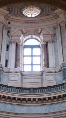 TURIN, ITALY, 11 Haziran 2023: Superga bazilikasının iç mimari kubbesi. Torino. Yüksek kalite 4k görüntü