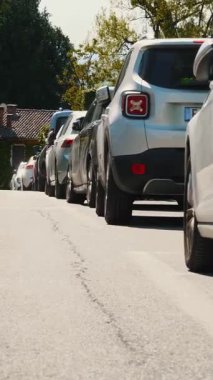 Sunny Suburban Yolu 'nda uzun süreli trafik sıkışıklığı