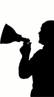 Protestocuların siyah silueti elinde bir megafon tutuyor, yeşil arkaplanda sloganlar atıyor. Eylemci protestoda, mitingde, gösteride