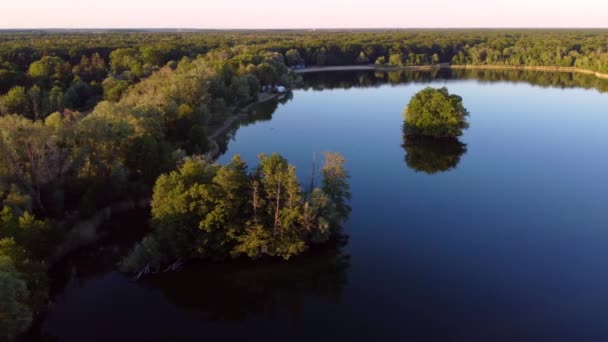Boom Slide Right Drone Footage Lake Nymph Brieselang Brandebourg Allemagne — Video