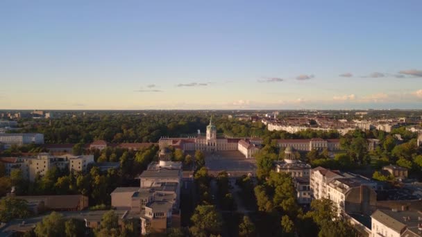 Cair Drone Castelo Charlottenburg Berlim Alemanha Dia Verão 2022 Cinemático — Vídeo de Stock