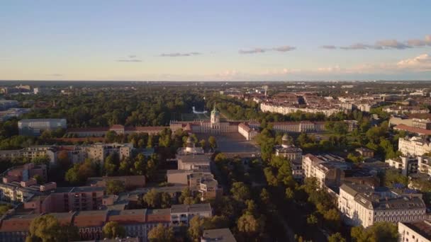 Amplia Órbita Dron Cinematográfico Del Castillo Charlottenburg Berlín Alemania Día — Vídeos de Stock
