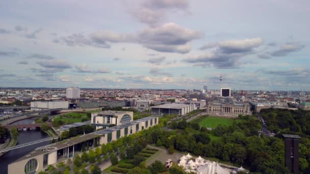 Drop Drone House Cultures Government District Berlin Γερμανία Summer Day — Αρχείο Βίντεο