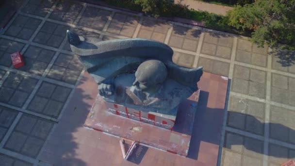 Pokles Dron Ernst Thaelmann Památník Berlín Německo Letní Den2022 Cinematic — Stock video