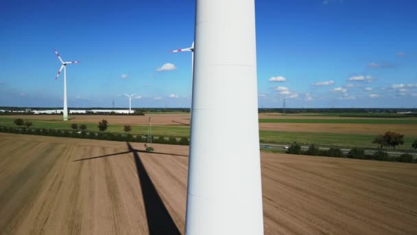 Drohne Eines Windrads Auf Einem Feld Bei Brandenburg Sommertag 2022 — Stockvideo