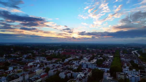 Panoramica Drone Berlin Steglitz Nella Piovosa Giornata Estiva 2022 Cinema — Video Stock