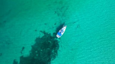 2022 yazında rüya sahili Formentera ibiza 'nın son sürat hız rampası. 4k Sinematik