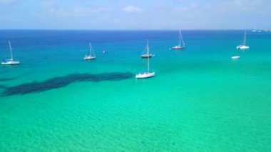 2022 yazında rüya sahili Formentera ibiza 'da hız rampası hızlandırılmış zaman aşımı. 4k Sinematik