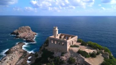 2022 yazında Ibiza Faro de Punta Grossa 'da hız rampası hızlandırılmış zaman aşımı. 4k Sinematik