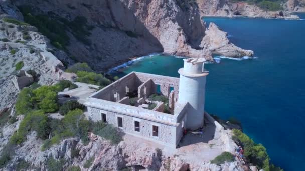 Släppa Ner Drönare Ibiza Faro Punta Grossa Sommaren 2022 Filmatisk — Stockvideo
