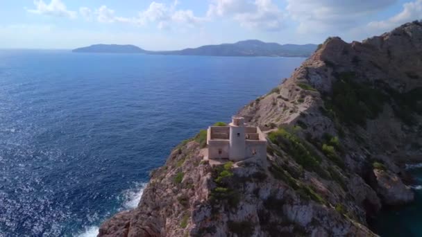 Széles Keringési Pálya Áttekintő Drón Ibiza Faro Punta Grossa Nál — Stock videók