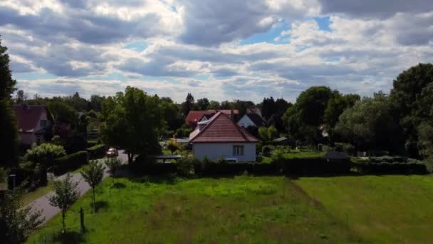 Speed Ramp Hyperlapse Motionlapse Timelapse Village Brieselang Sousedství Německu Letní — Stock video