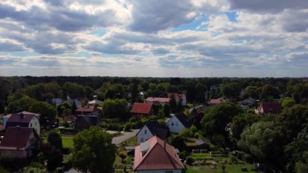 Sollevare Drone Del Villaggio Brieselang Quartiere Nel Brandeburgo Germania Nella — Video Stock