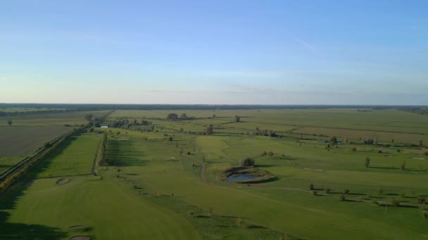 Panorama Översikt Drönare Golfbana Skogen Brandenburg Sommaren 2022 Filmisk Film — Stockvideo