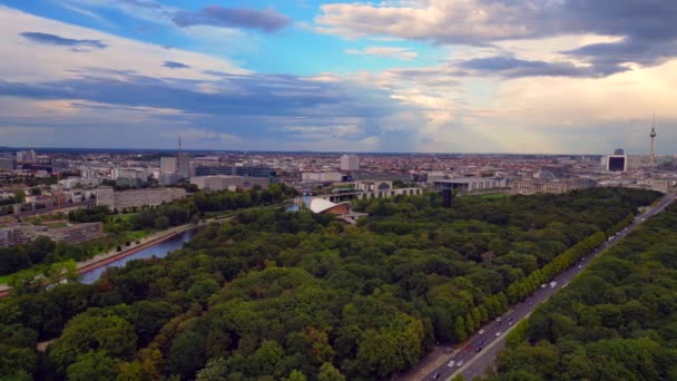 Visão Geral Órbita Ampla Drone Junho Rua Berlim Alemanha Dia — Vídeo de Stock
