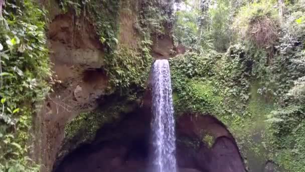 Abheben Drohne Von Bali Dschungel Wasserfall Tag Sommer 2017 Filmkunst — Stockvideo
