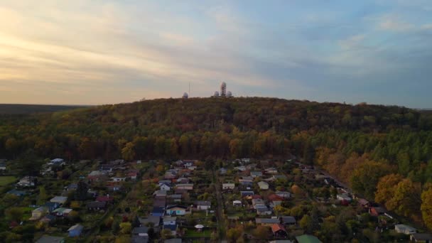 Boom Slide Right Drone Allotment Gardens Berlin Teufelsberg Autumn Evening — Video