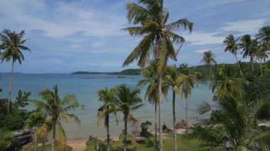 fly reverse drone of Paradise beach thailand koh kood, dezember 2022. High Quality 4k Cinematic footage