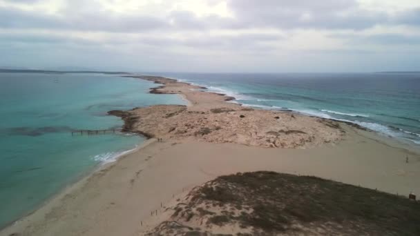 Панорама Изогнутого Пляжа Беспилотника Formentera Острова Ибица Испании Осень 2022 — стоковое видео