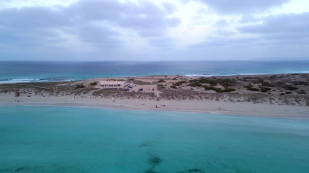 Бум Ковзання Праворуч Дрон Пляж Formentera Острів Ібіца Іспанія Осінь — стокове відео