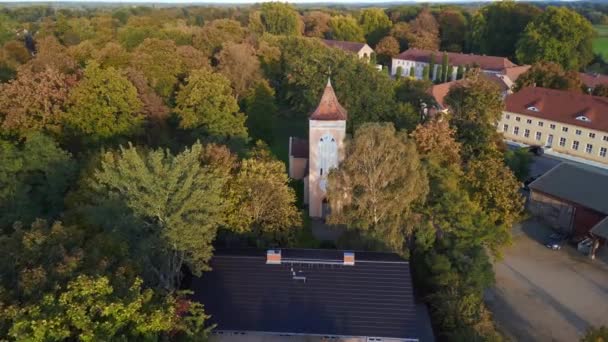 Tracking Shot Drone Village Church Paretz Brandenburg Havelland Germany Summer — Wideo stockowe