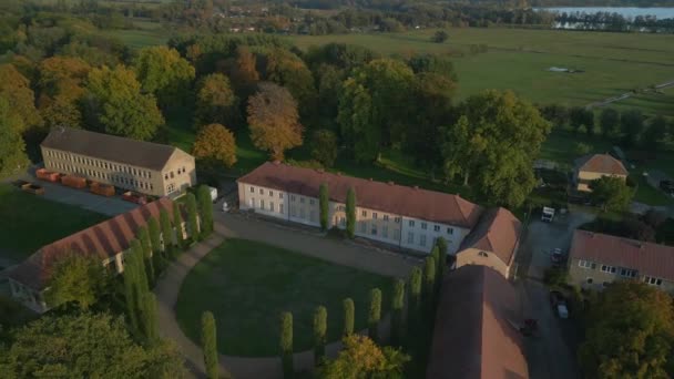 Panorama Orbit Drone Paretz Castle Brandenburg Havelland Germany Summer Evening — стоковое видео