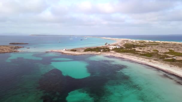 Fly Reverse Drone Beach Formentera Island Ibiza Spain Fall 2022 — Wideo stockowe