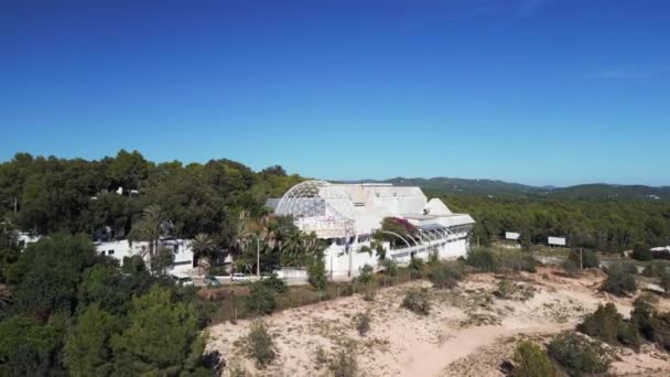 Panoramica Discoteca Drone Privilege Party Island Ibiza Spain Soleggiata Giornata — Video Stock
