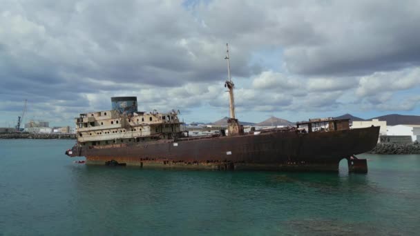 Static Tripod Hovering Drone Shipwreck Beach Lanzarote Canary Islands Sunny — стокове відео