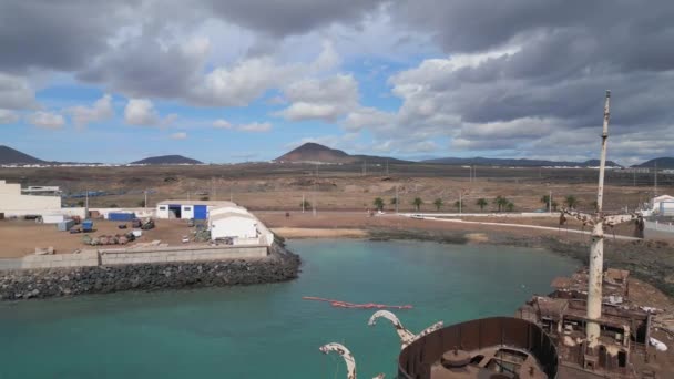 Přelet Drone Záběry Vrak Pláži Lanzarote Kanárské Ostrovy Slunečný Den — Stock video