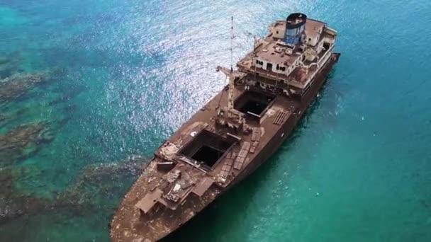 Drone Shora Dolů Pohled Vrak Pláži Lanzarote Kanárské Ostrovy Slunečný — Stock video