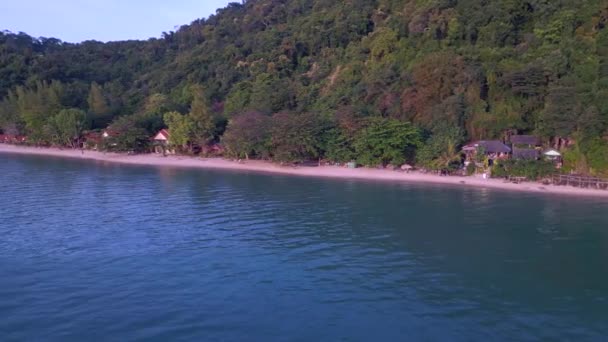 Wide Orbit Overview Drone White Sand Beach Koh Chang Island — Vídeo de Stock
