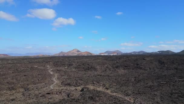 Ascending Panorama Drone Lava Field Lanzarote Canary Islands Sunny Day — Vídeos de Stock