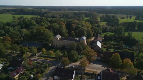 Tracking Shot Drone Village Ziethen Castle Brandenburg Germany Sunny Summer — Stockvideo
