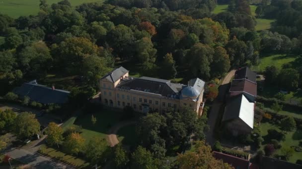 Wide Orbit Overview Drone Village Ziethen Castle Brandenburg Germany Sunny — Stockvideo