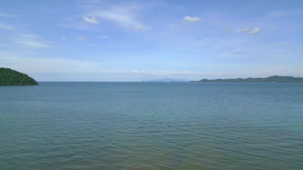 Very Close Passing Flight Drone Natural Beach Koh Chang Island — Vídeo de stock
