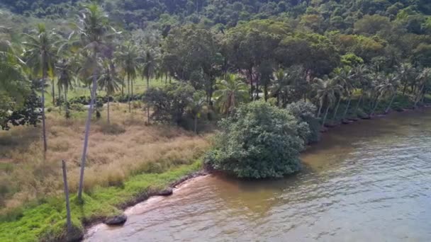 Boom Deslizándose Izquierda Drone Playa Natural Koh Chang Isla Tailandia — Vídeo de stock