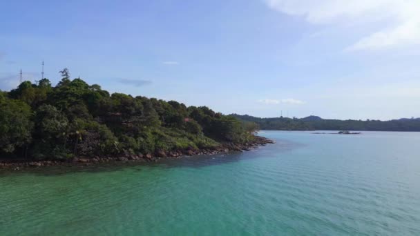 Fly Reverse Drone White Beach Island Koh Kood Day 2022 — Stockvideo