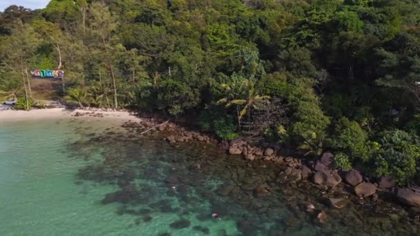 Панорамний Орбітальний Безпілотник Білий Пляжний Острів Код День 2022 Року — стокове відео