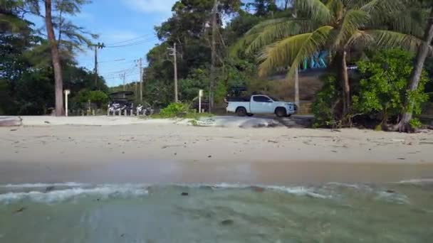 Boom Przesuwa Się Prawej Drona Białej Plaży Koh Kood Wyspie — Wideo stockowe