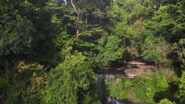 Panorama Overview Drone Huang Nam Khiao Waterfall Deep Jungle Island — Vídeos de Stock