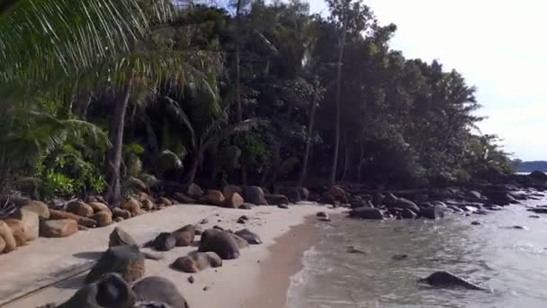 Volare Drone Inverso Spiaggia Bianca Koh Kood Isola Thailandia Giorno — Video Stock