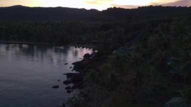 İHA plajı, ko kut adası, Tayland sabahı 2022. Yüksek kaliteli 4K sinematik çekim.. 