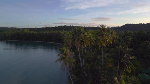 Fly Reverse Drone Beach Kut Ostrov Thajsko Ráno Východ Slunce — Stock video