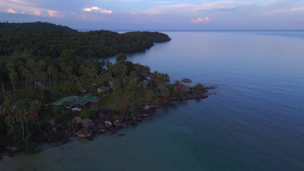 Laaja Kiertoradalla Yleiskatsaus Drone Kut Saari Thaimaa Aamu Auringonnousu 2022 — kuvapankkivideo